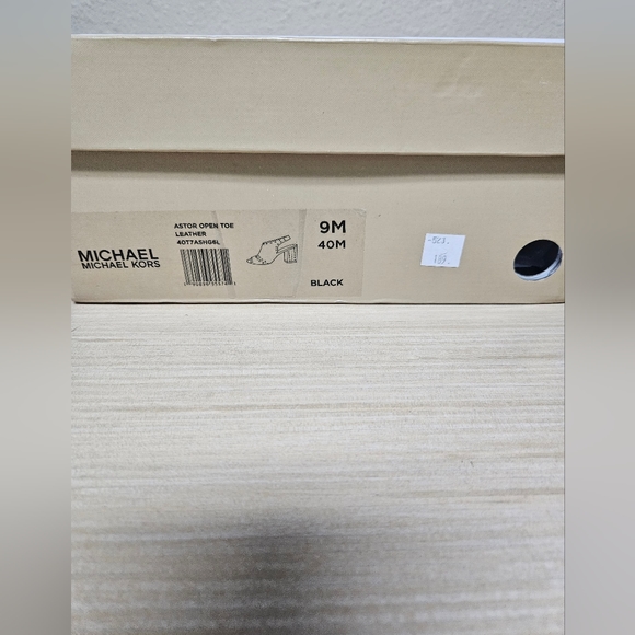 Michael Michael Kors Astor open toed leather heel - Picture 7 of 7
